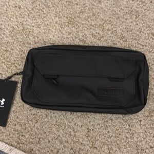 Under Armour Belt Bag NWT
